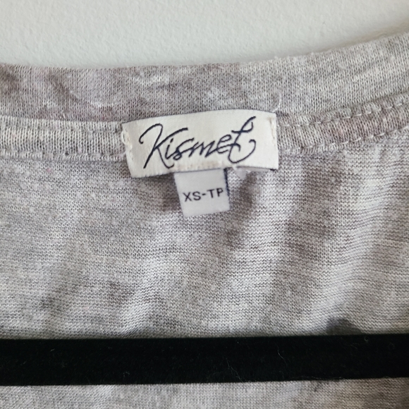 ✨️5 for $25✨️ Xs Kismet Floral Grey T-shirt - Picture 3 of 4